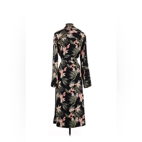 Aritzia Babaton Kahlo Robe - Black / Tropical Print (XS, S) - Picture 2 of 4